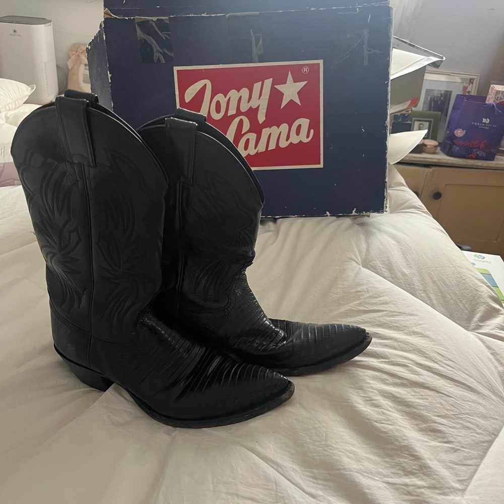Justin Boots Black Cowboy Boots